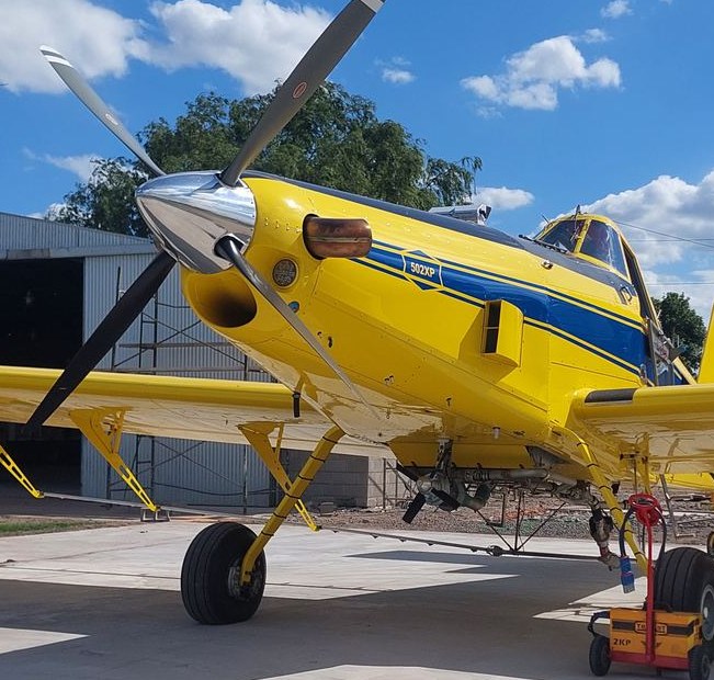 Air Tractor 502XP en pista
